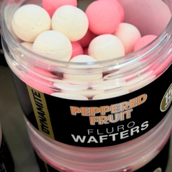 Dynamite Baits Peppered Fruit Fluro Pop-Ups 15mm